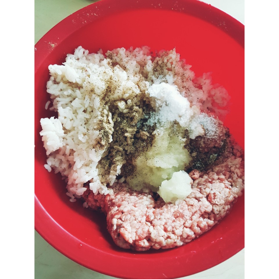 Запеченные голубцы с рисом и фаршем в духовке простой рецепт пошаговый