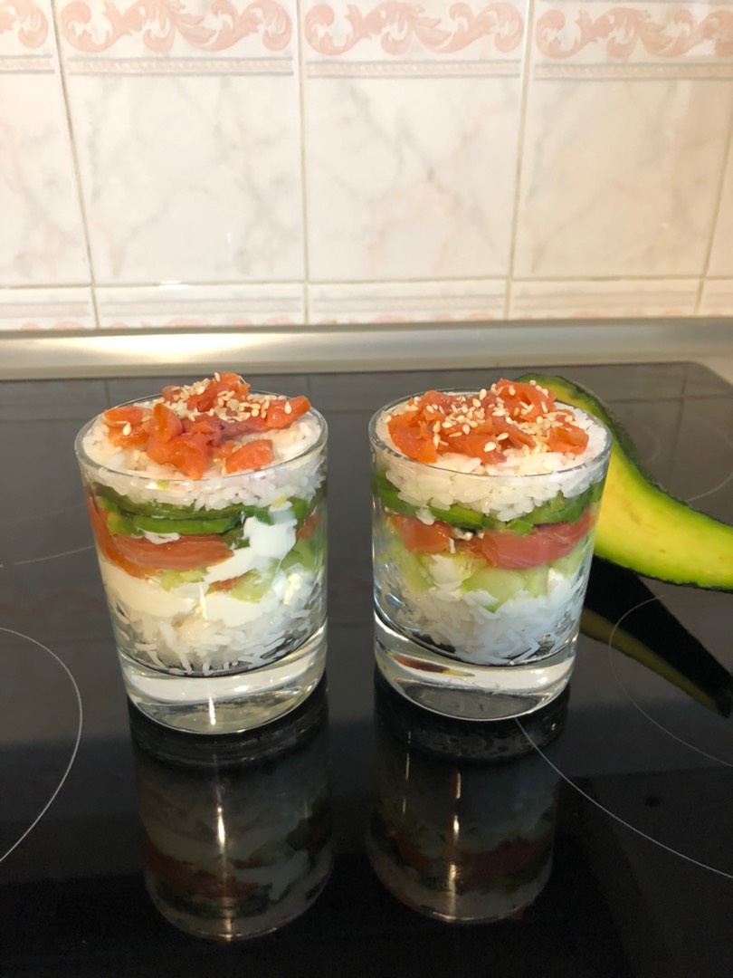 Рыбный салат без картошки, с рисом и авокадо