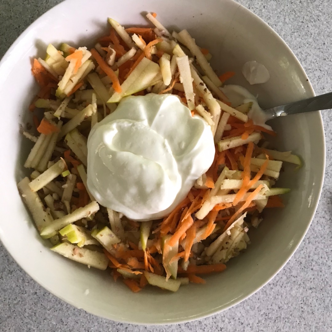 Салат из моркови и яблока 🥕🍏