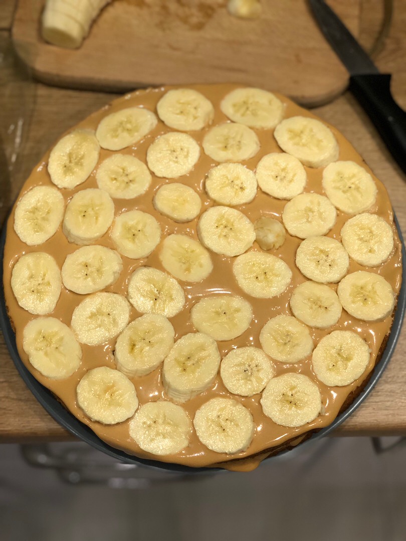 Торт с бананами, вареной сгущенкой и фундуком - пошаговый рецепт с фото