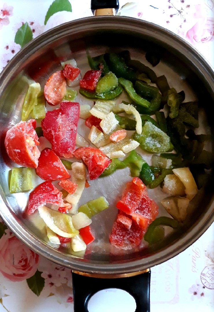 Яичница с сосисками, перцем и помидорами 🍁🥚🍁🌭🍁🍅🍁🌶🍁🍽🍁