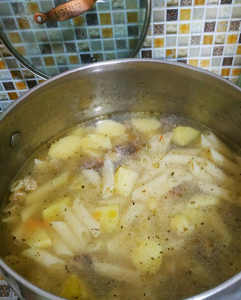 Куриный суп с капустой и картошкой