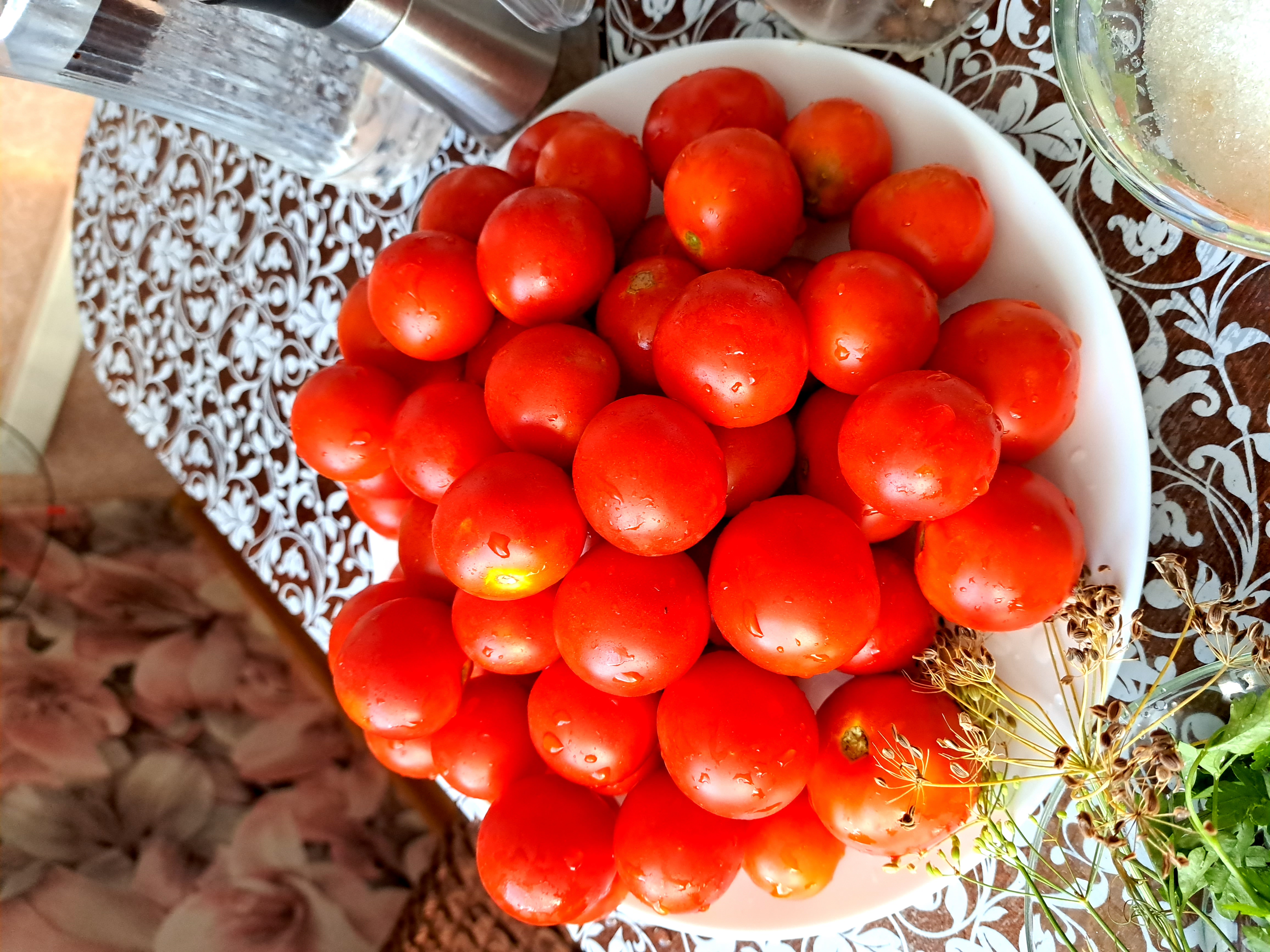 Маринованные помидоры черри на зиму — ну очень вкусные!