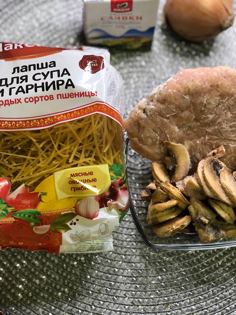 Лапша с грибами и фаршем