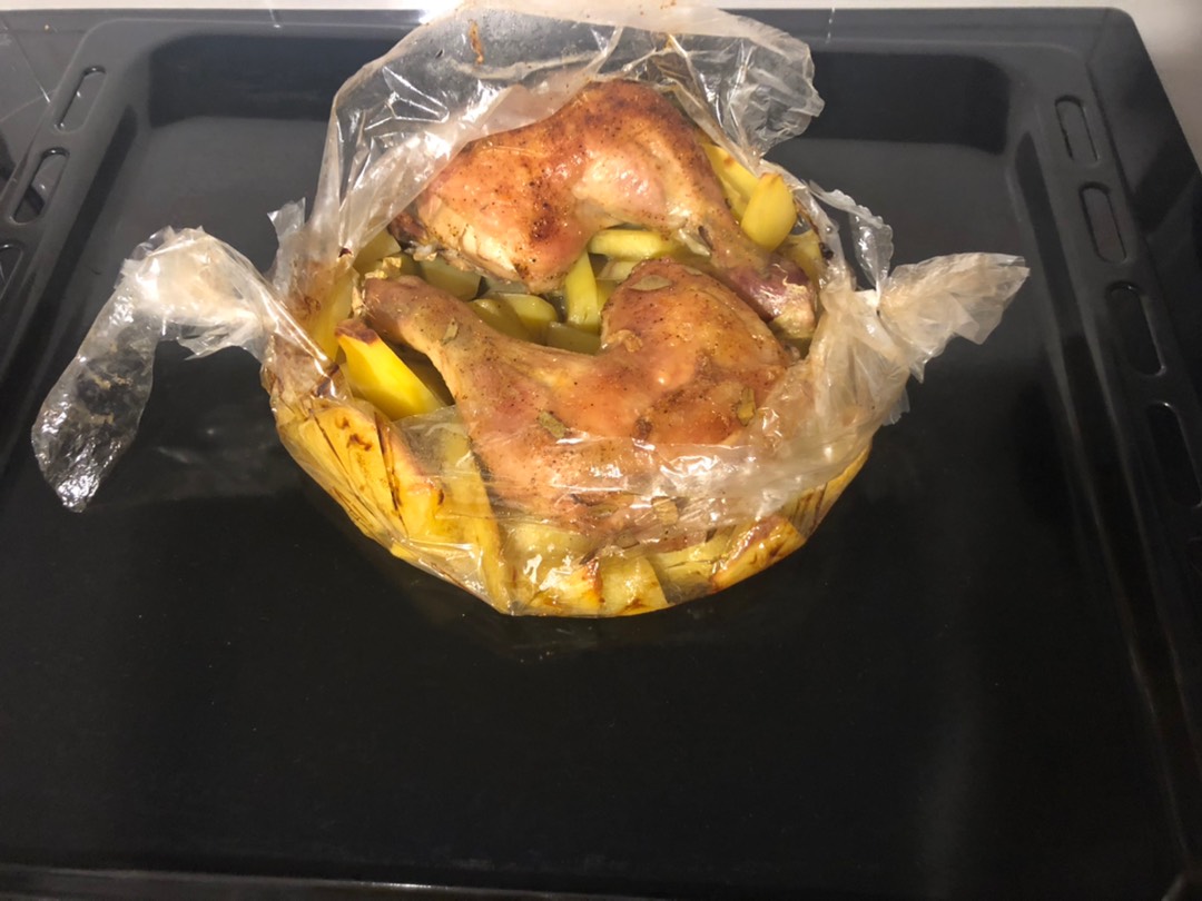 Рецепт: Куриные окорочка запеченные в рукаве | в рукаве, с луком, в духовке