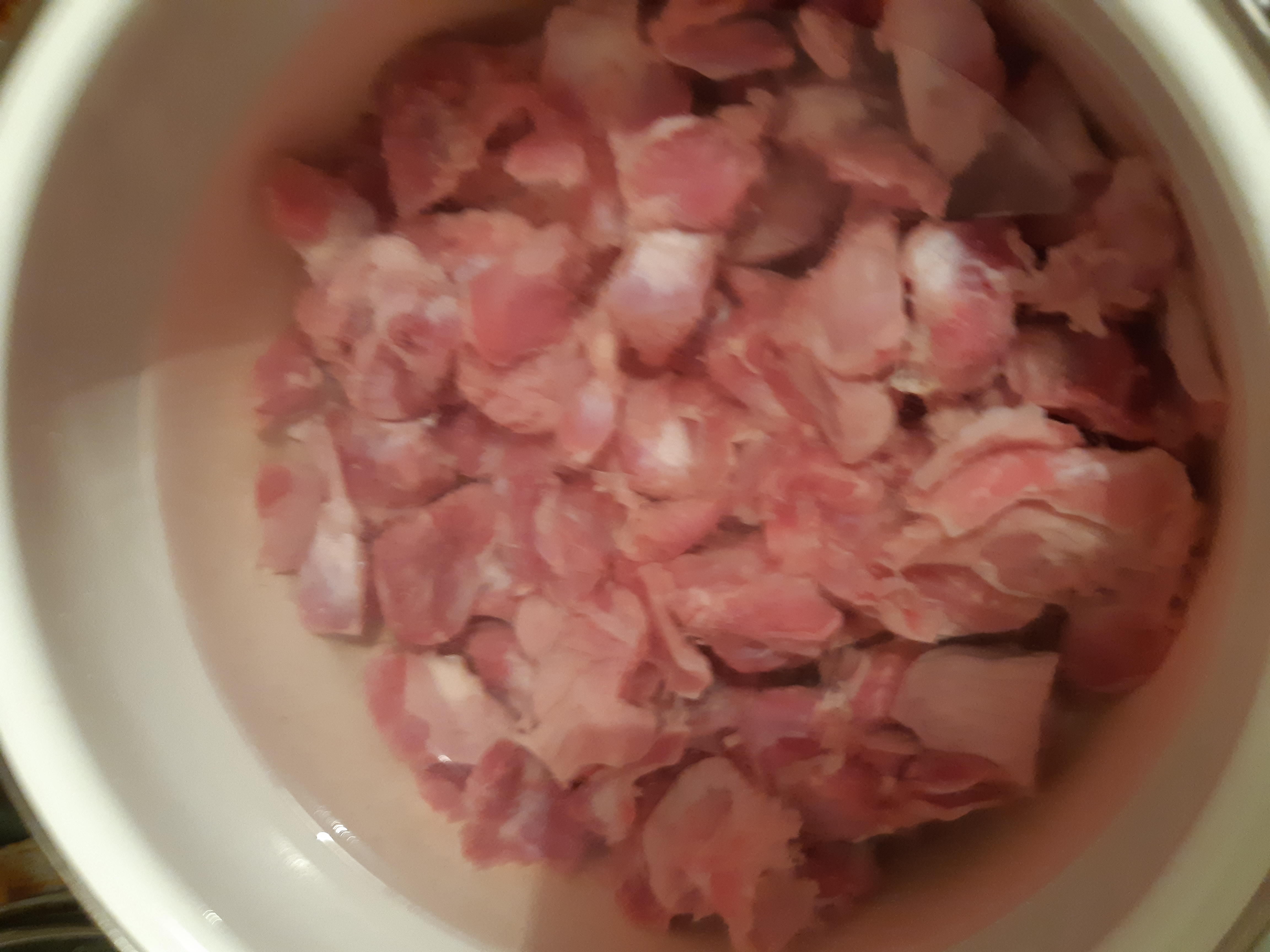 Куриные желудки тушеные со сметаной и грибами, рецепт приготовления