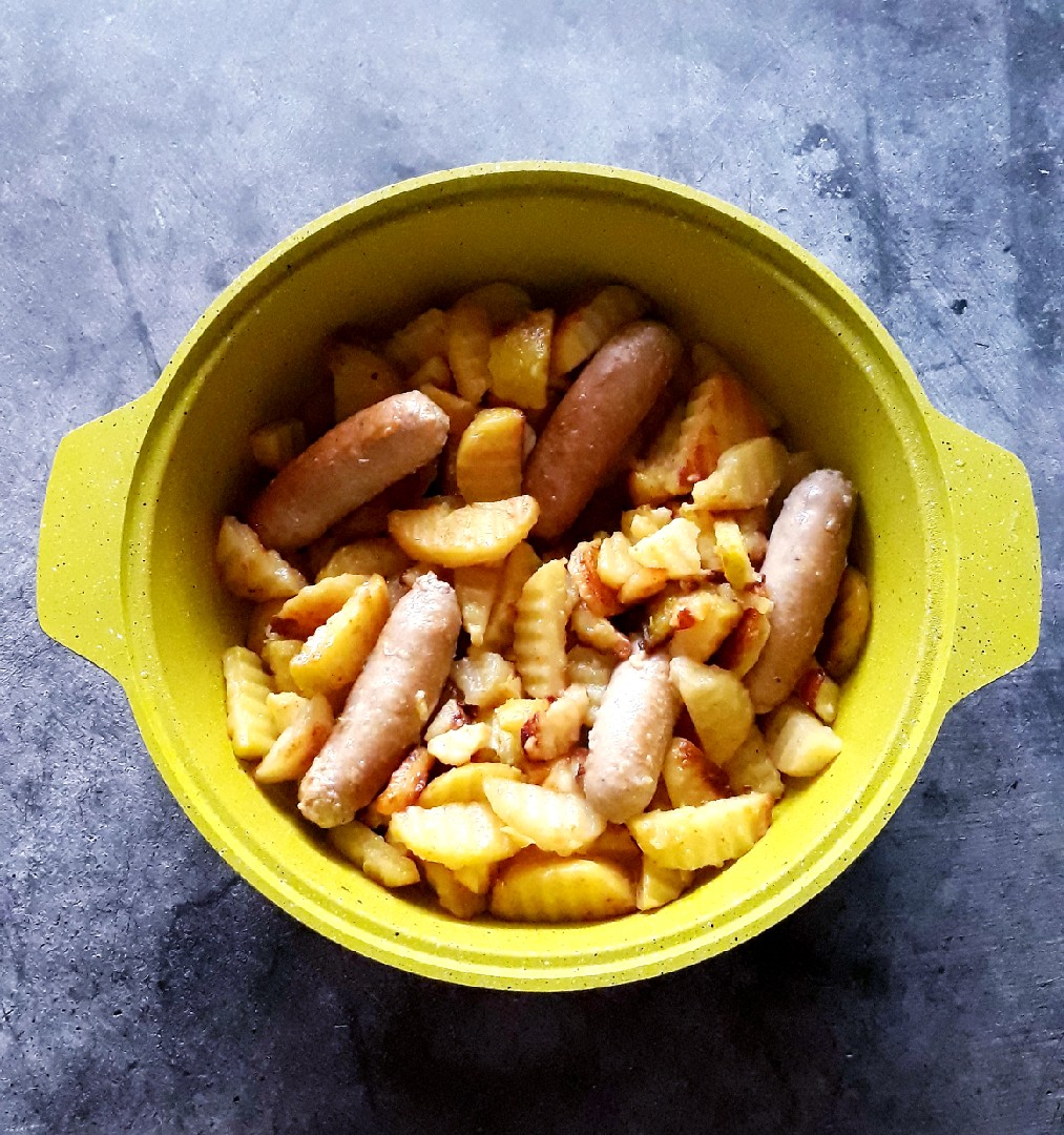 Картошка с купатами в духовке
