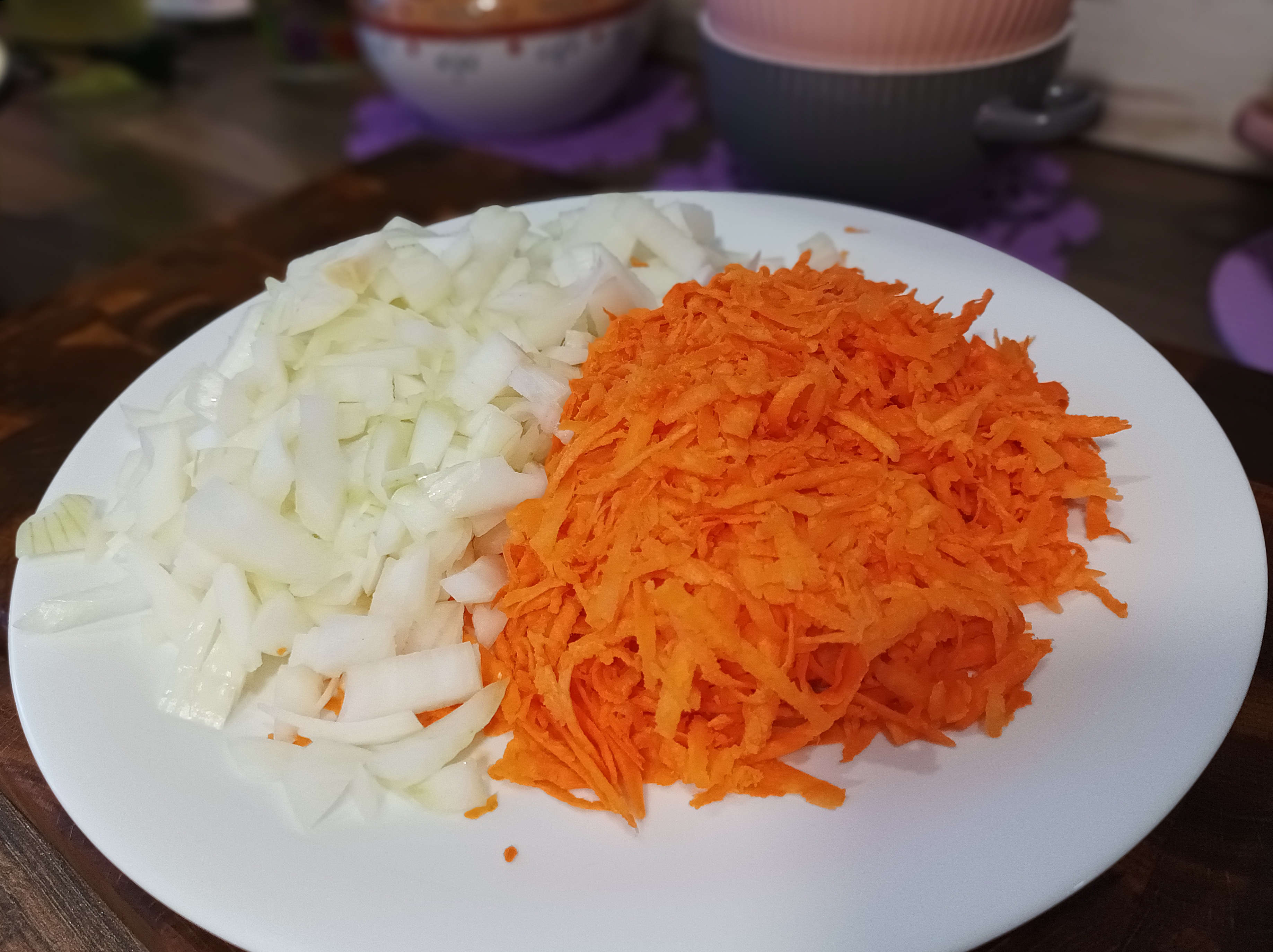 Навага тушёная в казане/кастрюле с морковью и луком 🥕