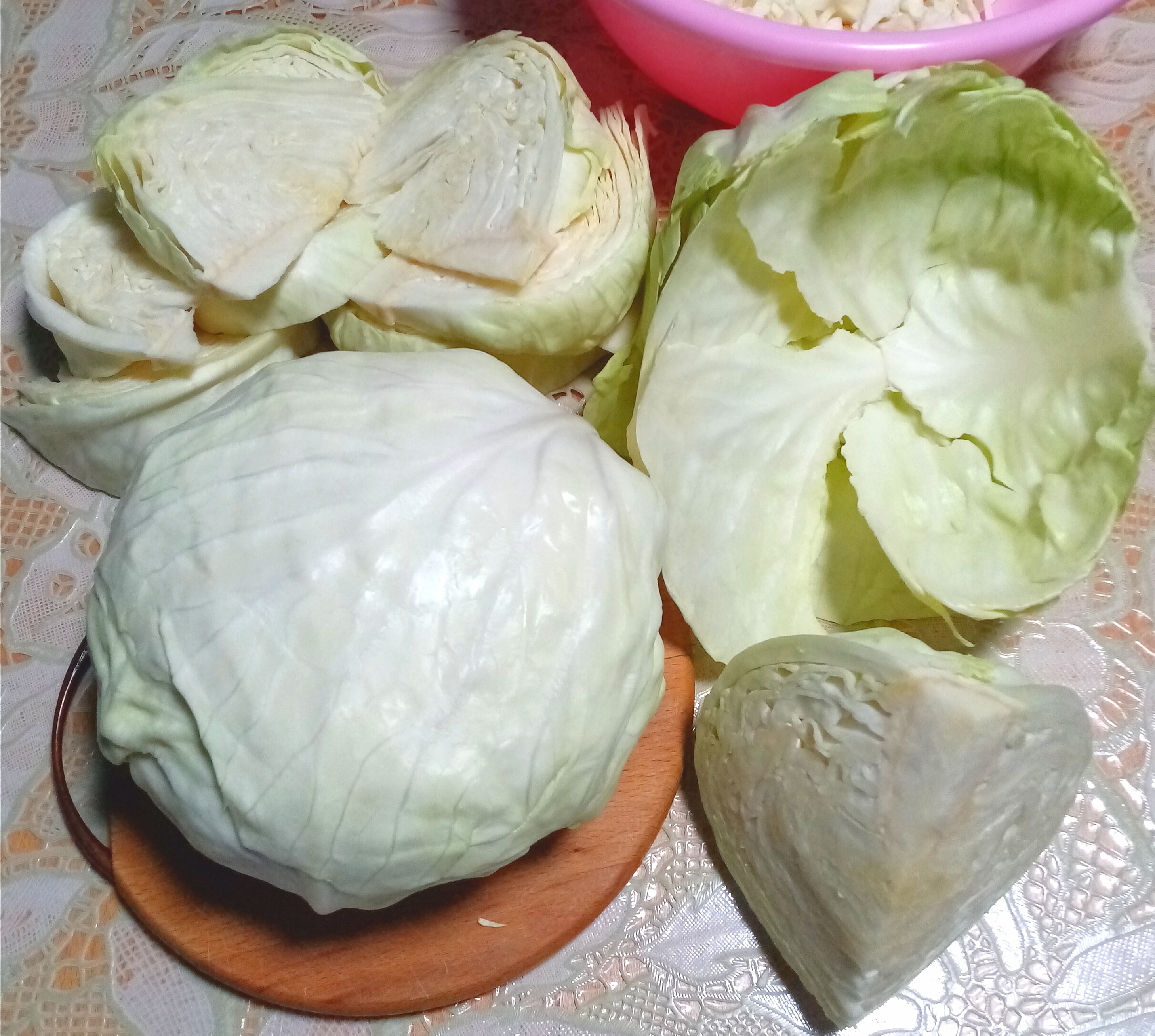 3 рецепта квашеной капусты со свеклой – это салат и закуска одновременно