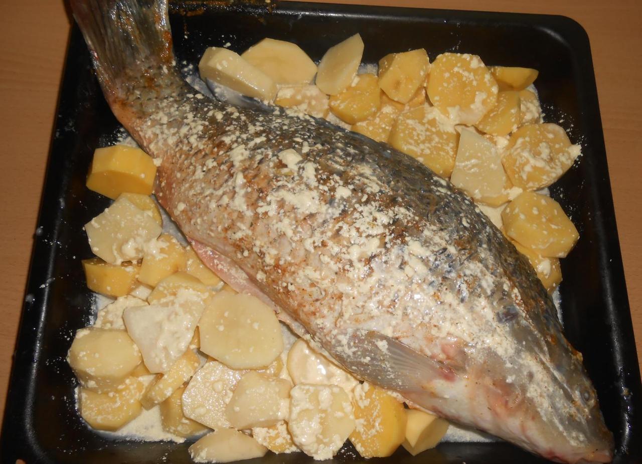 Рыба с картошкой в духовке