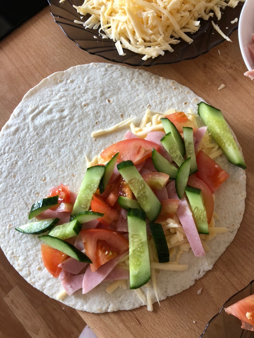 Кесадилья с ветчиной и сыром🌮