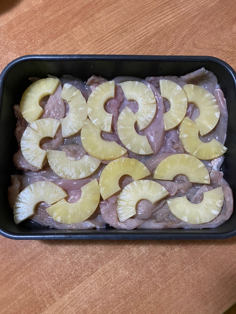 Куриные отбивные с ананасом