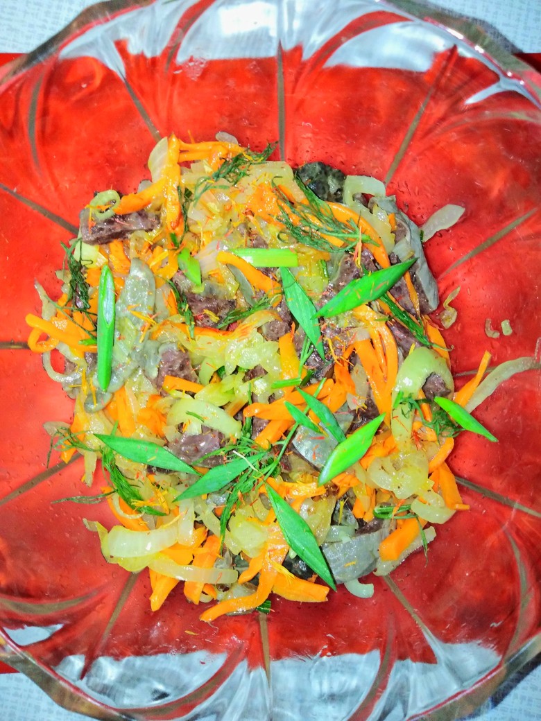 Салат из легкого с чесноком – кулинарный рецепт