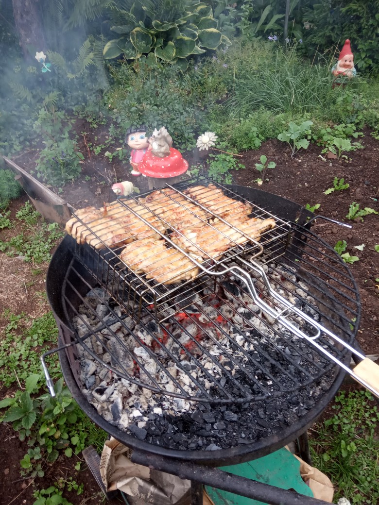 Куриные ножки без кости на углях