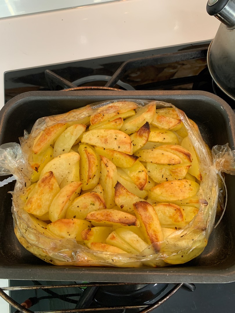 Картофель по-деревенски с курицей в духовке