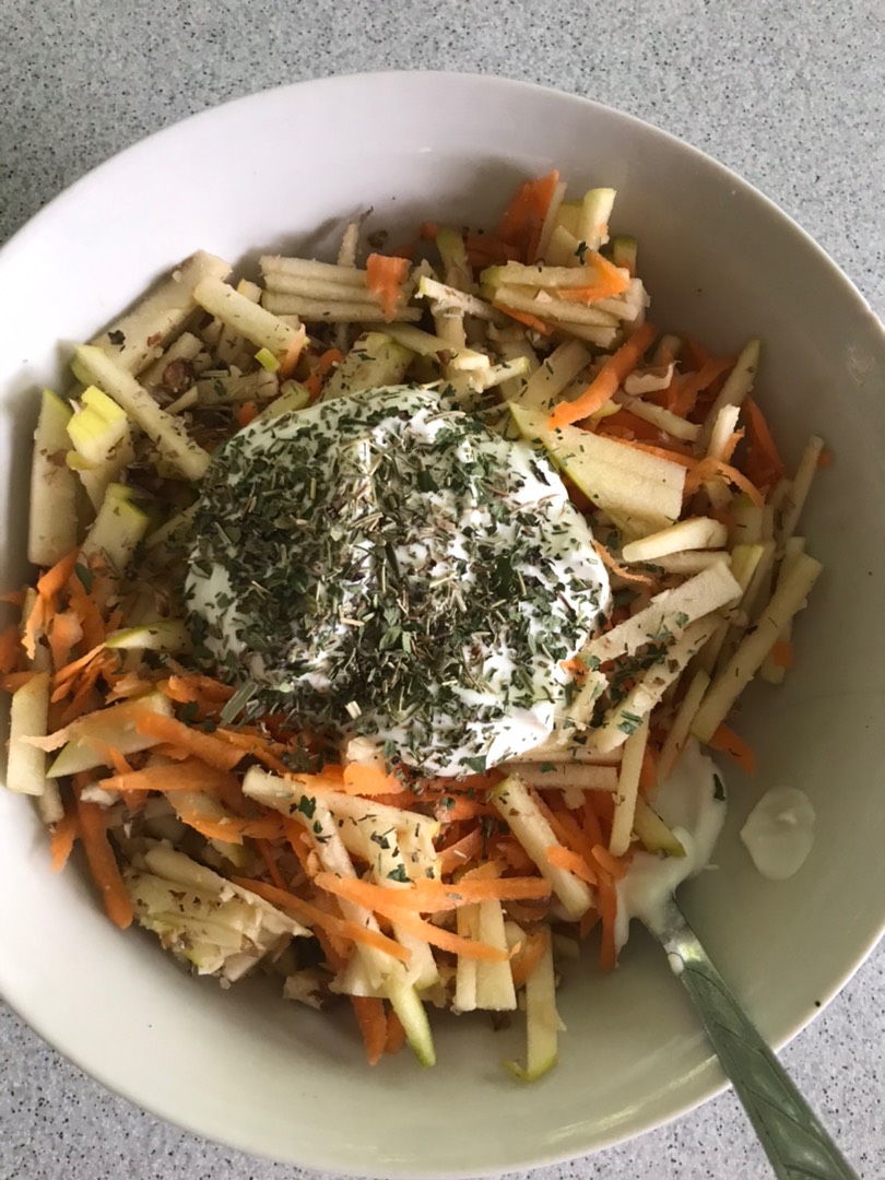 Салат из моркови и яблока 🥕🍏