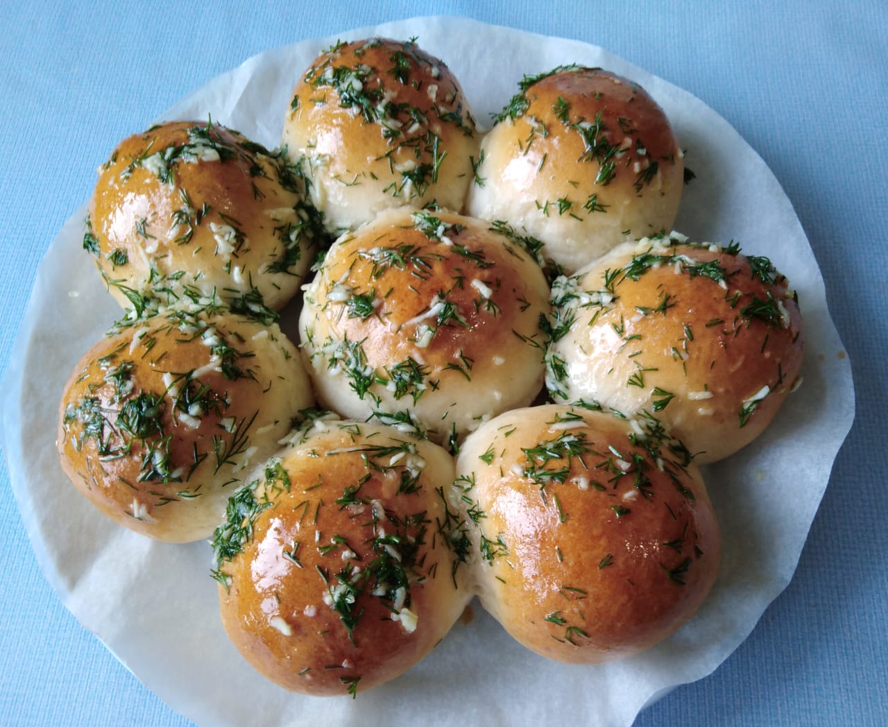 Пампушки с чесноком и зеленью. 🍞