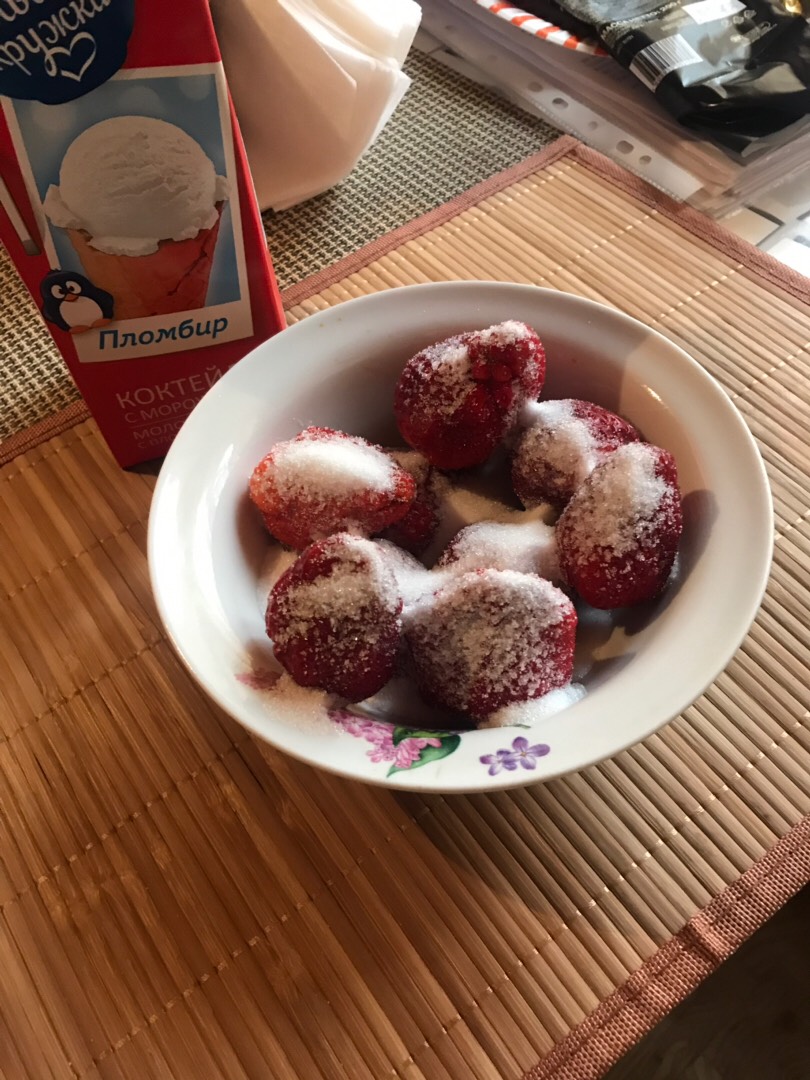 Клубника с молоком 🍓