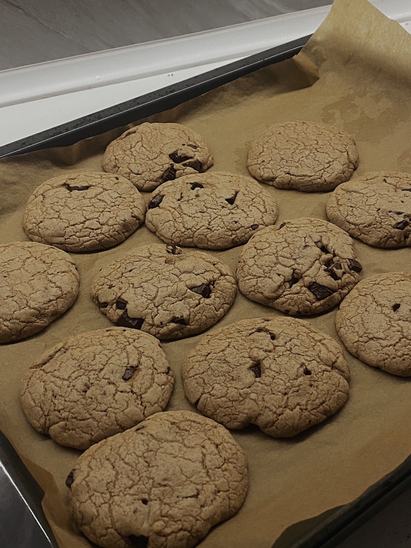 Шоколадное печенье с кусочками шоколада 🍪