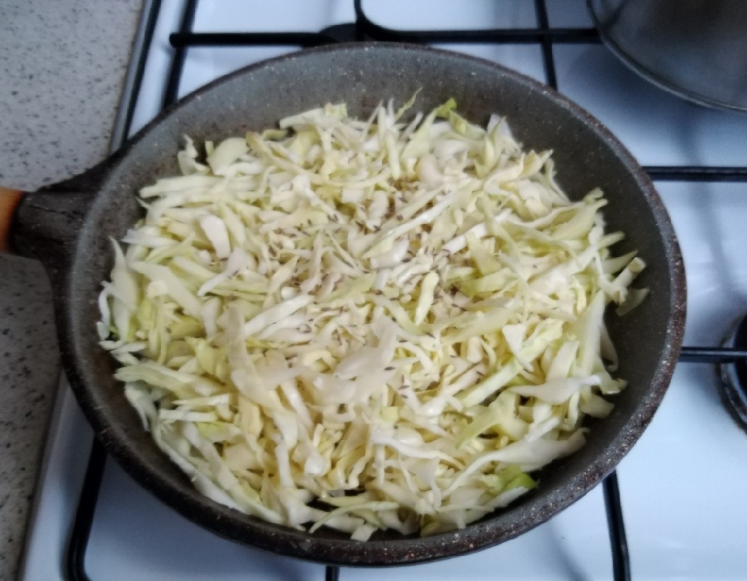 Тушеная капуста в лаваше на сковороде - Со Вкусом