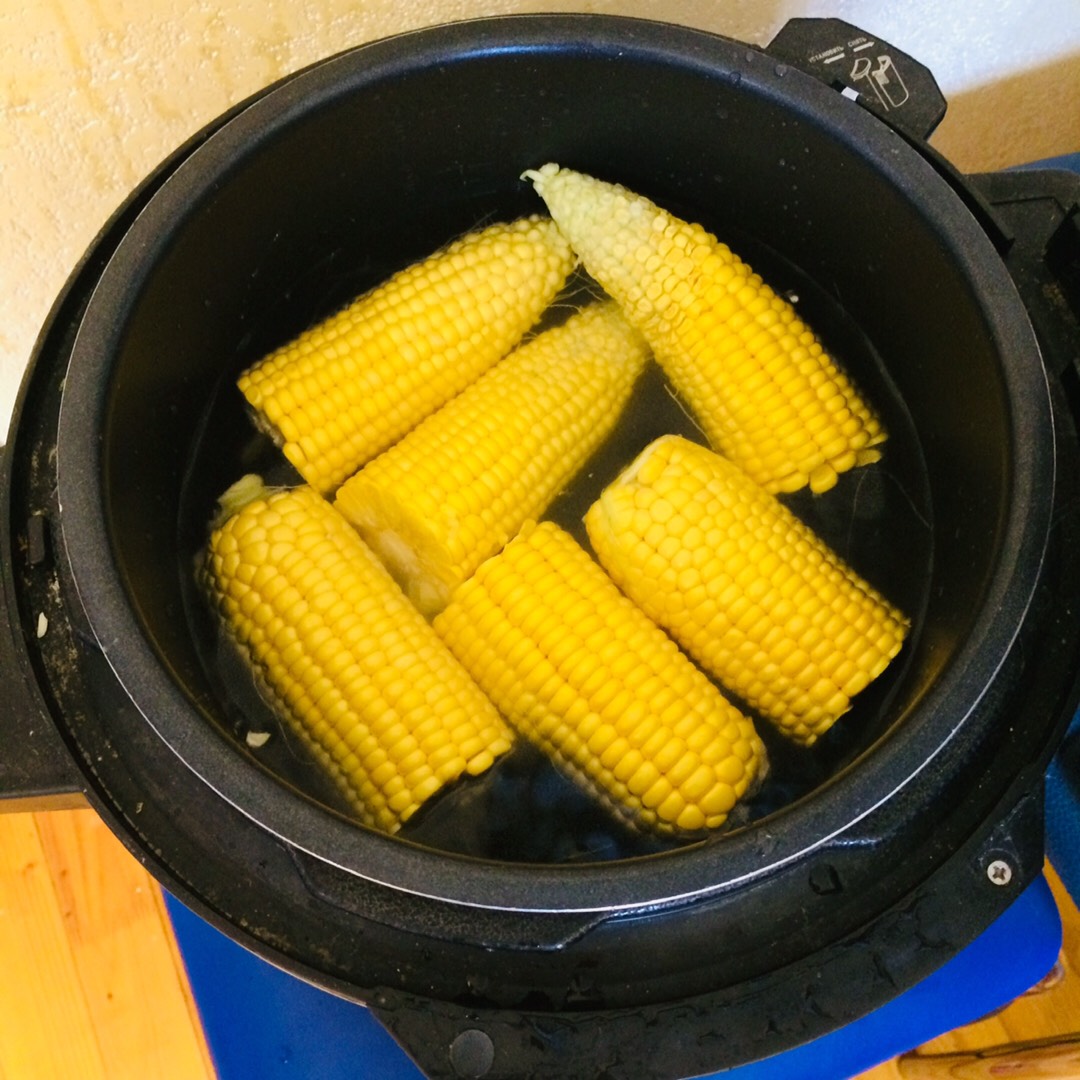 Отварная молодая кукуруза 🌽 🌈