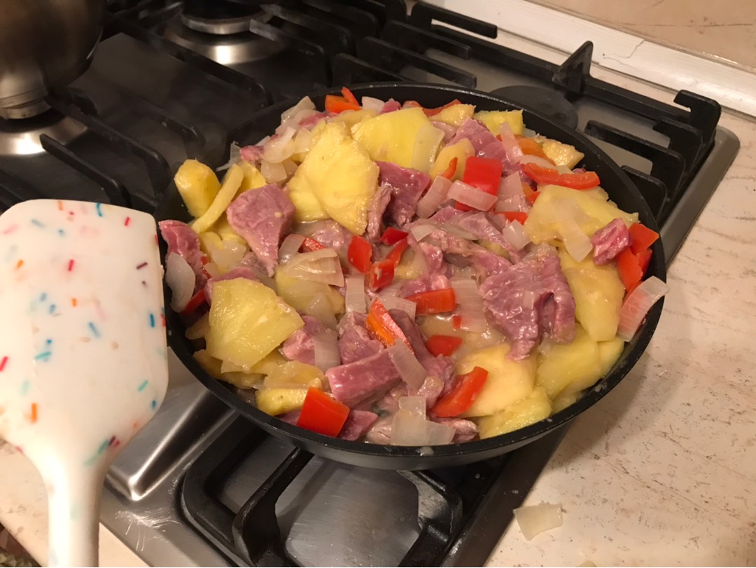 Говядина с ананасом 🍍🥩🌶