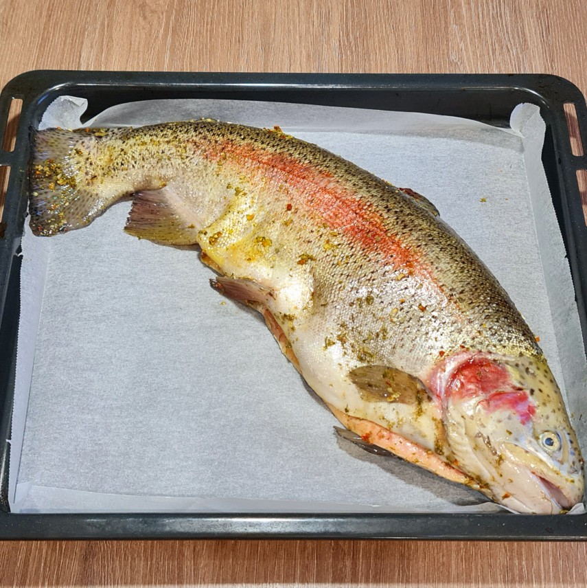 Рыба целиком в духовке