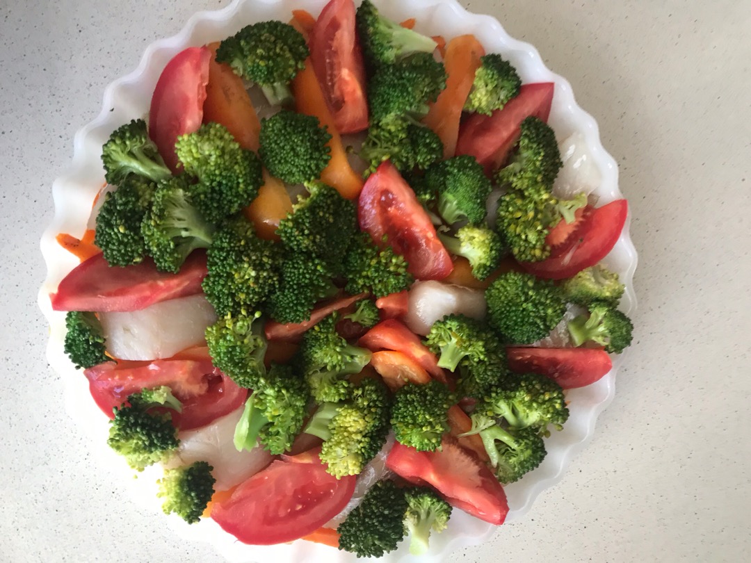 Треска с брокколи и цветной капустой в духовке – простой и вкусный рецепт, как приготовить пошагово