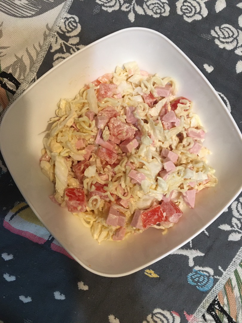 Быстрый салат с мивиной и крабовыми палочками - пошаговый рецепт с фото на Готовим дома