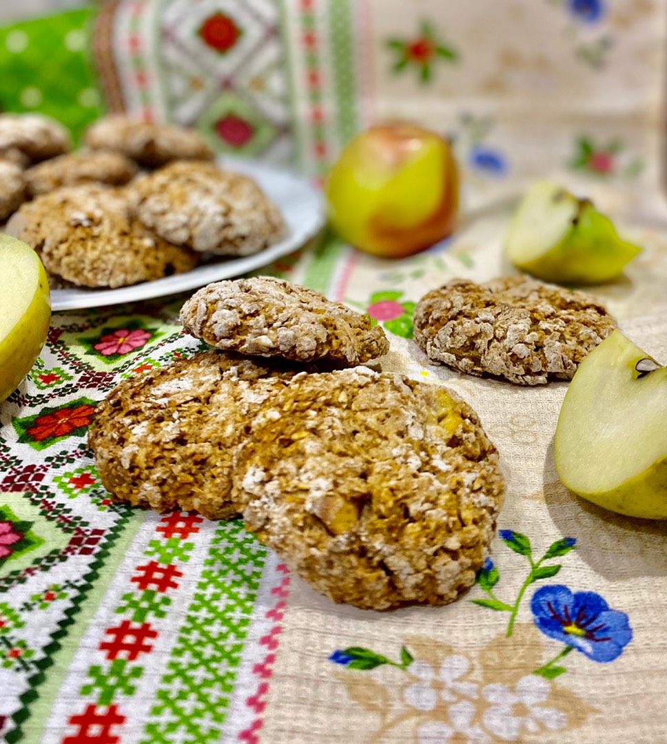 Диетические овсяные печенья с яблоками без муки и сахара