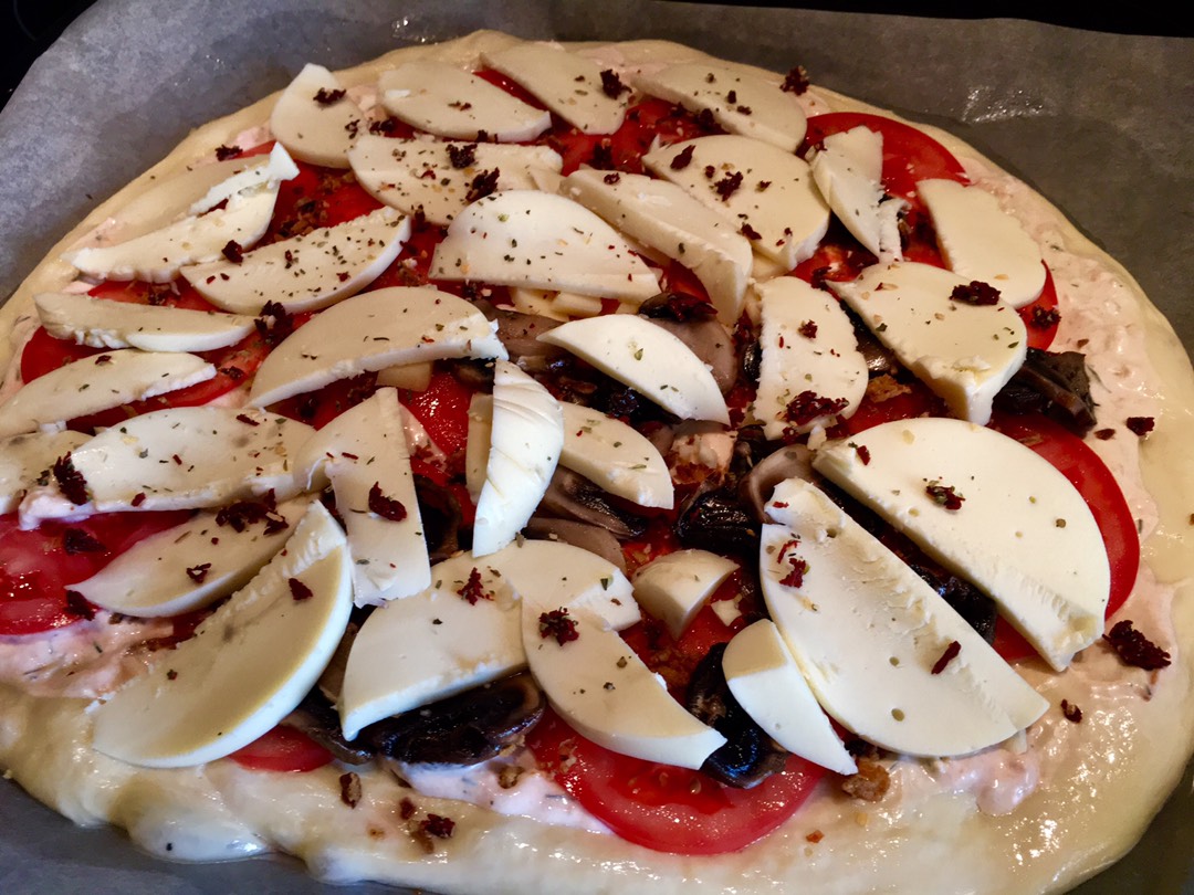 Вкусная пицца с моцареллой и базиликом – пошаговый рецепт приготовления с фото