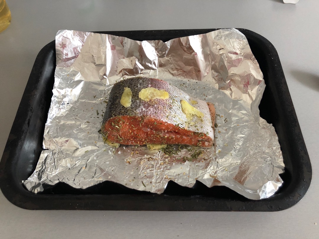 Красная рыба, запеченная в фольге: рецепты с фото