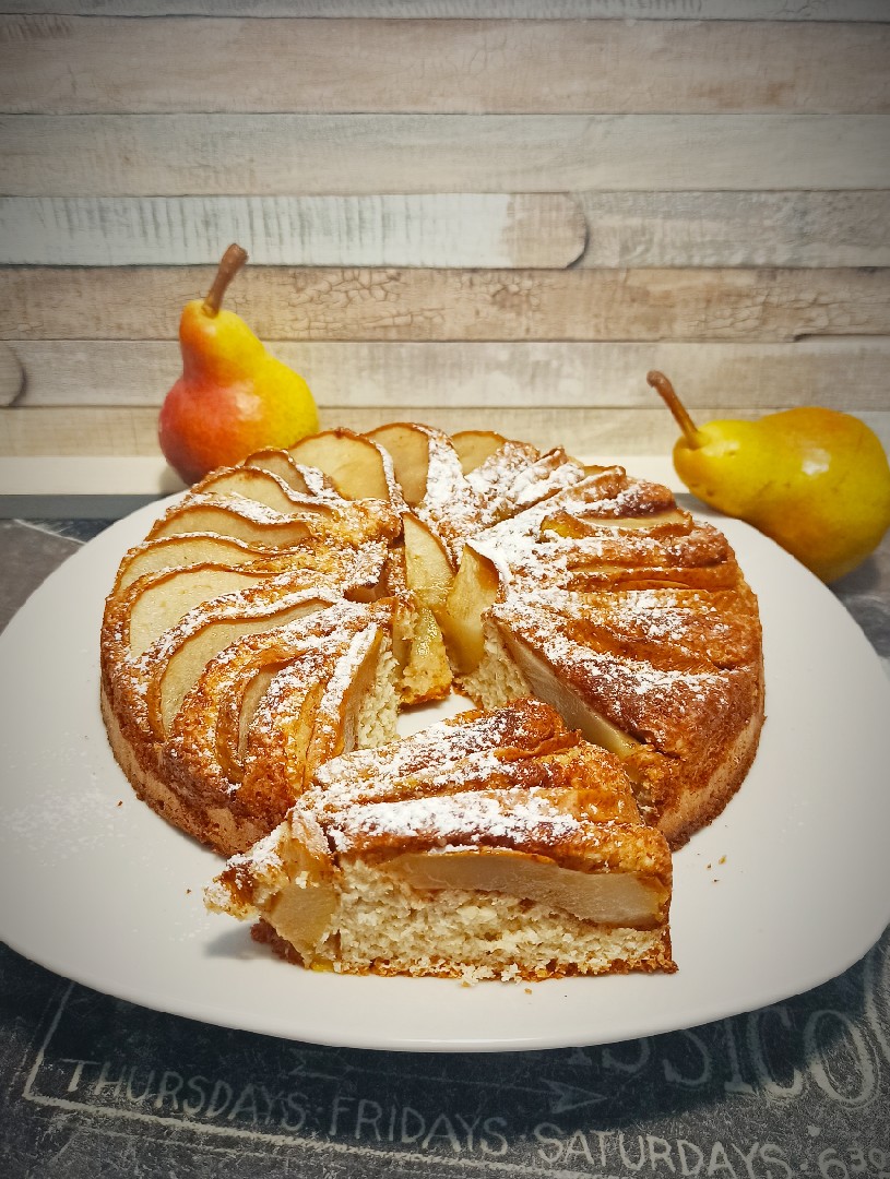 Грушевый пирог по-деревенски: быстрый и вкусный рецепт с фото