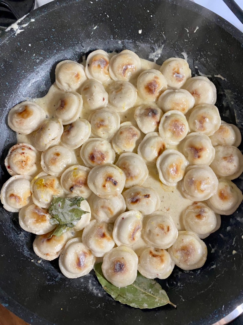 Жареные пельмени с сыром 🥟