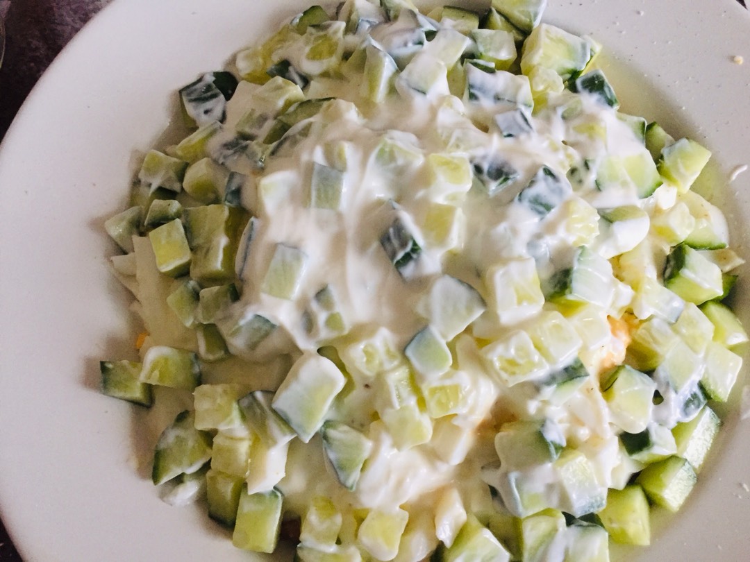 Салат с курицей, черносливом и грецкими орехами 🥗