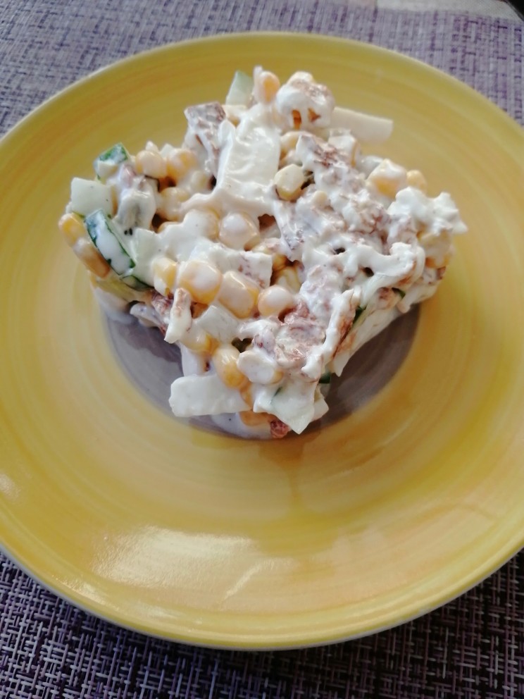 Салат из морского коктейля - рецепт с фото пошагово