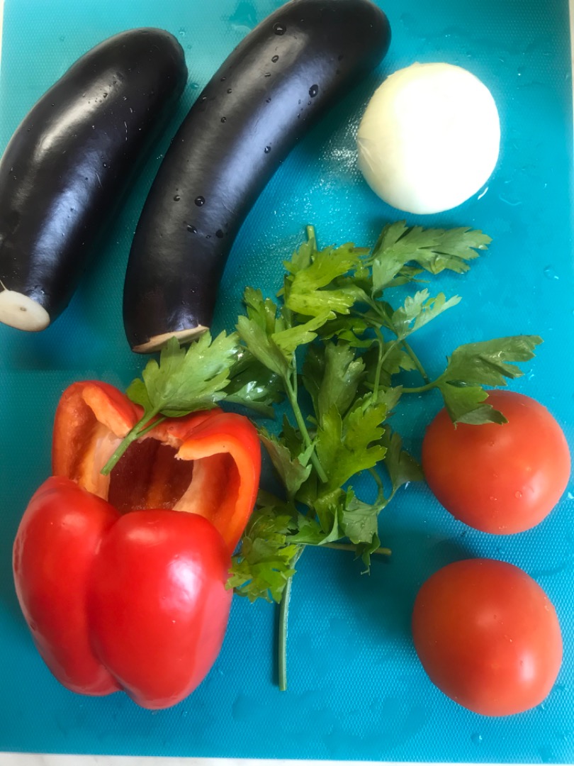 Салат из помидоров со сладким перцем — рецепт с фото и видео