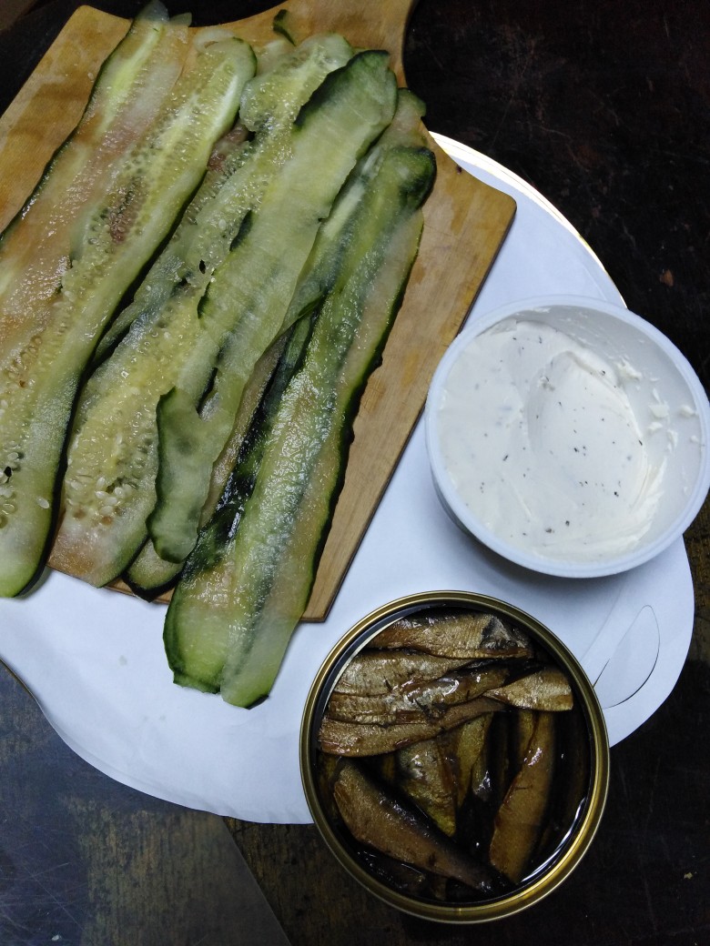 Огуречные рулеты со шпротами 🥒🍱🐠