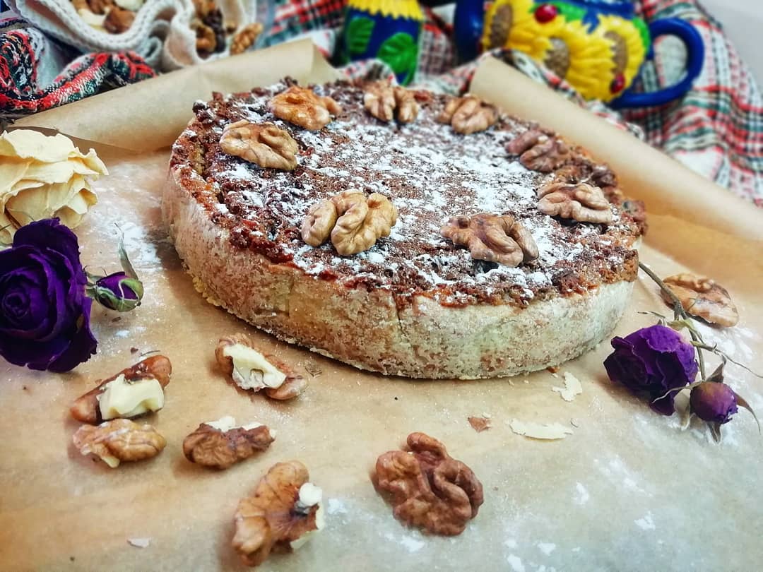 Песочный пирог с варёной сгущёнкой и орехами🥧🌰