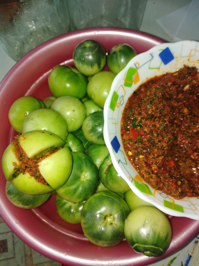 Рецепт фаршированных зеленых помидор на manikyrsha.ru❤