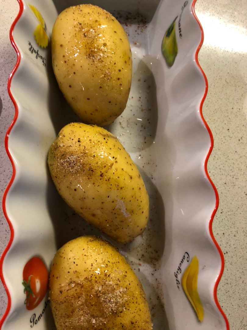 Картофель по-деревенски с паприкой на гриле
