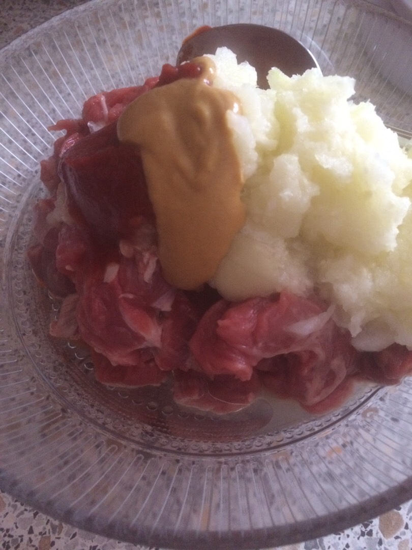 Тушеная картошка с мясом в духовке