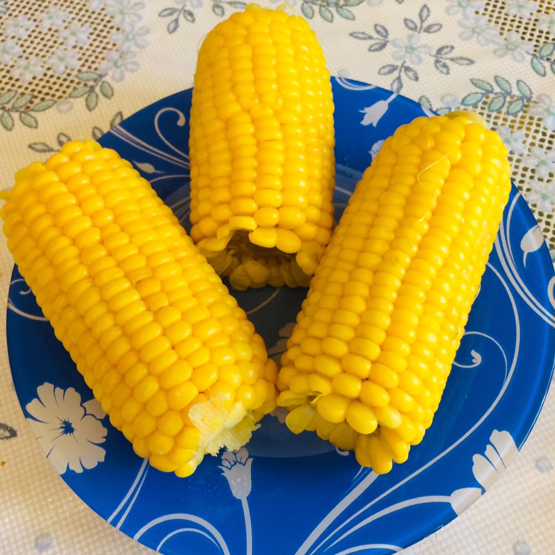 Отварная молодая кукуруза 🌽 🌈