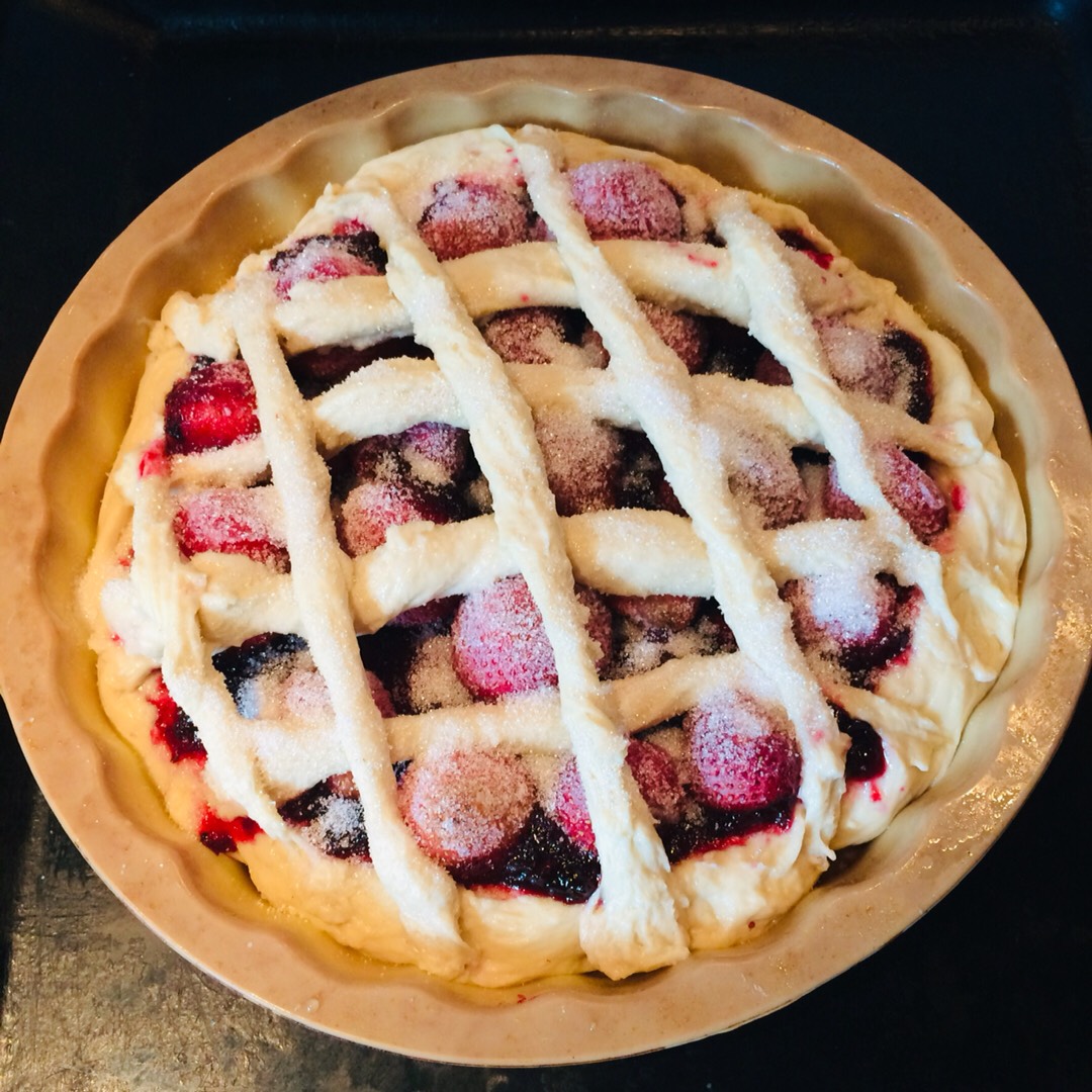 Сдобный ягодный пирог 🥧 🍓 рецепт с фото пошаговый от Юля Марюхна -  Овкусе.ру