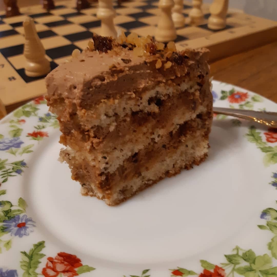 «Прага» с грильяжным кремом: рецепт культового торта