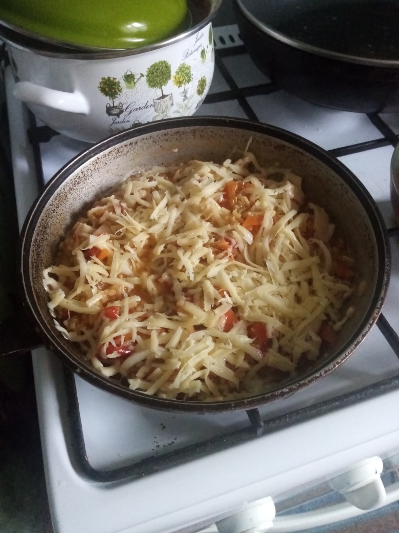 Бурый рис с овощами и кальмарами