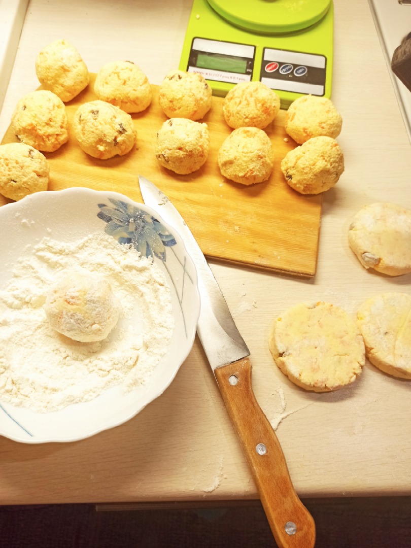 Сырники с морковью и изюмом для девчонок😍🧨