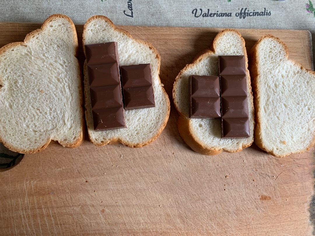 Гренки с шоколадом и маршмеллоу