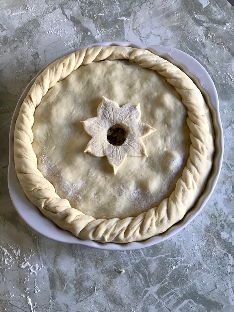 Сдобный дрожжевой пирог с мясом и капустой🥧