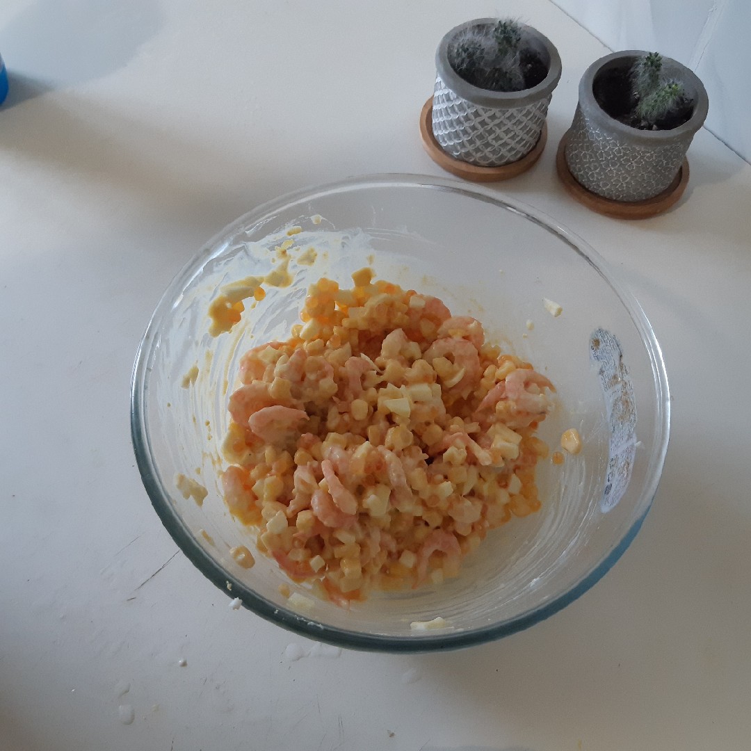 Салат Царский с креветками и красной икрой рецепт с фото пошагово